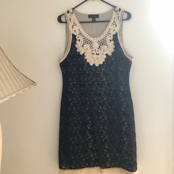 Karen Kane Dresses & Skirts - 🚨Karen Kane🚨 Brown Black Embroidery Dress